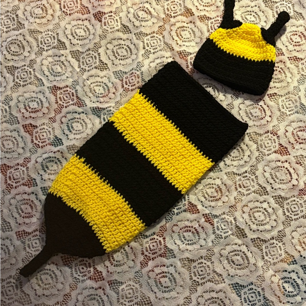 Crochet Bumblebee cocoon